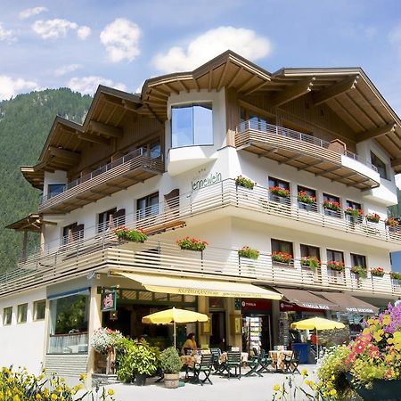 Hotel Garni Jennewein Майерхофен Екстериор снимка