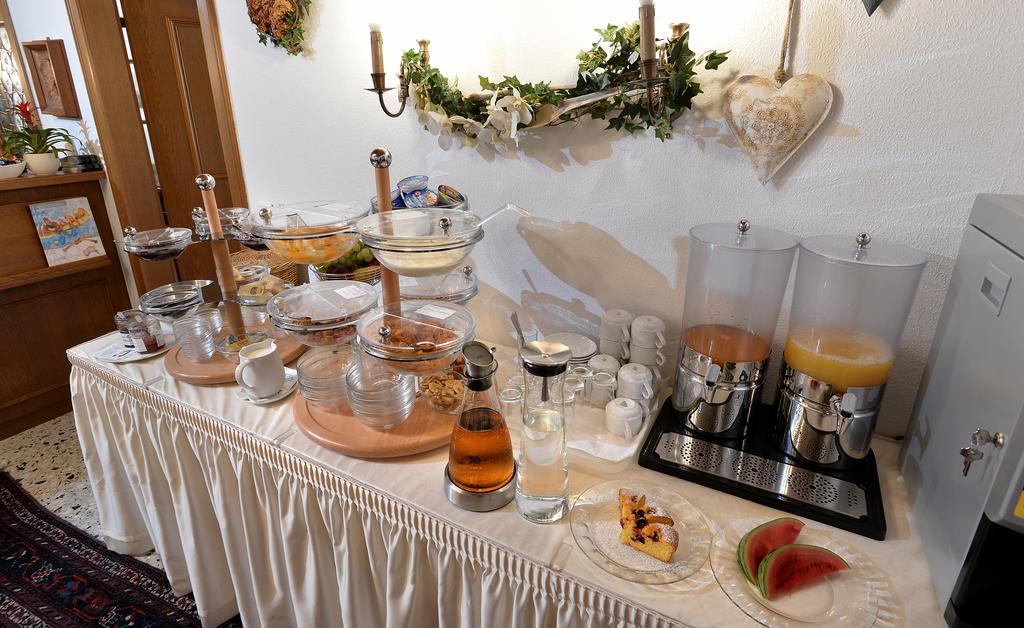 Hotel Garni Jennewein Майерхофен Екстериор снимка