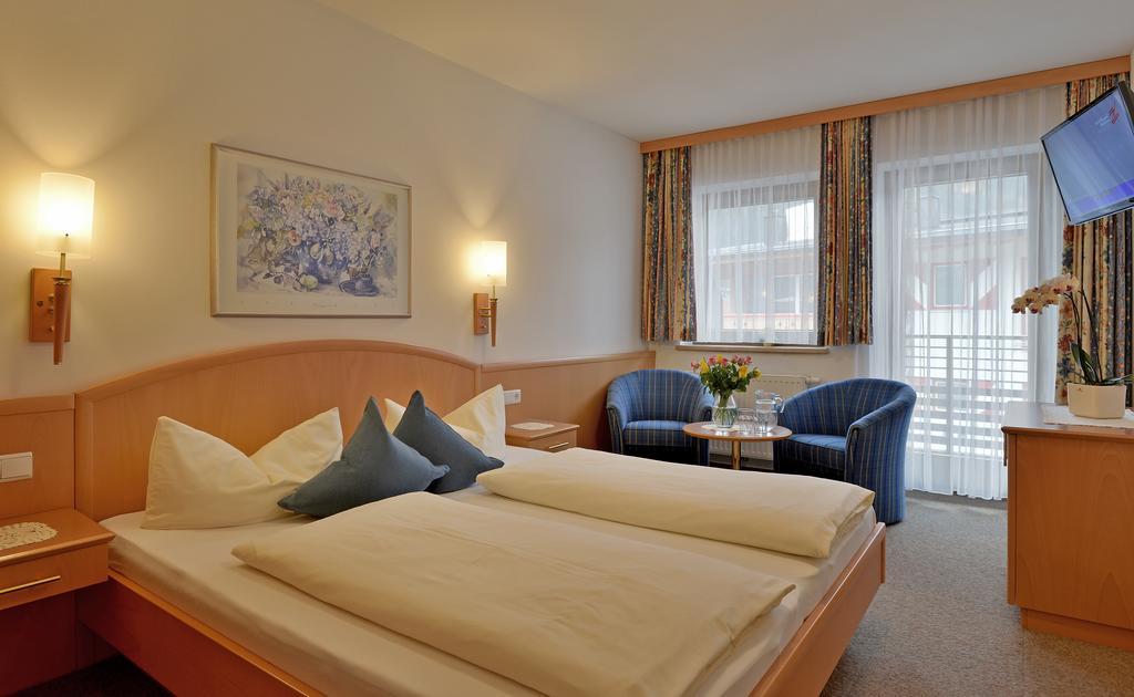 Hotel Garni Jennewein Майерхофен Стая снимка