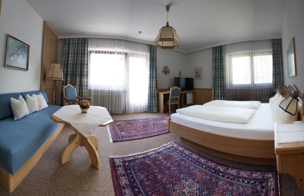 Hotel Garni Jennewein Майерхофен Стая снимка