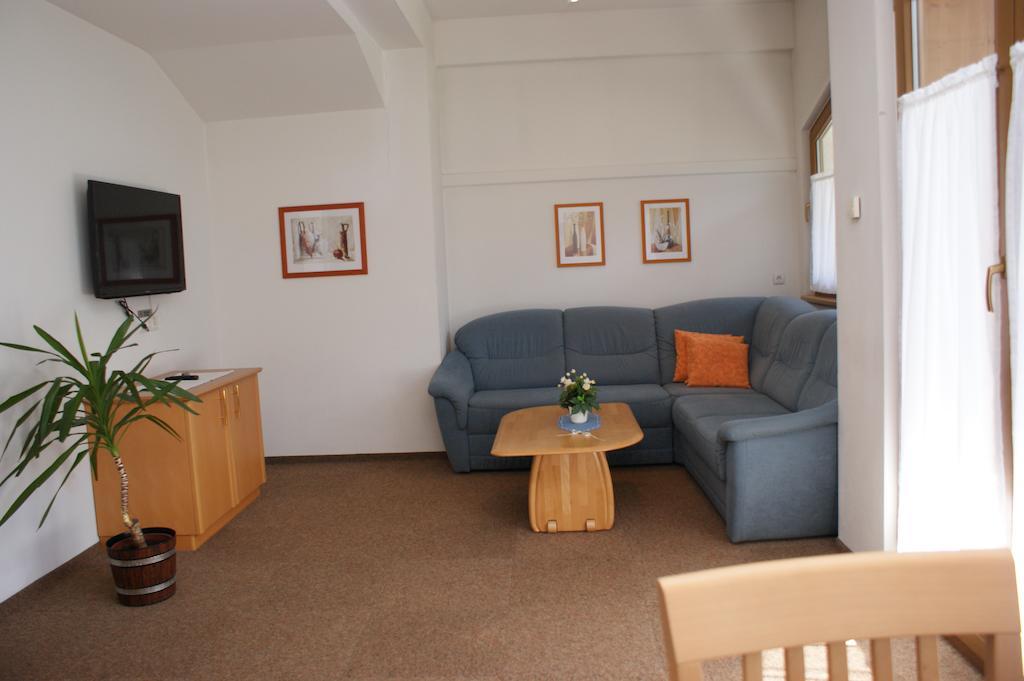 Hotel Garni Jennewein Майерхофен Екстериор снимка