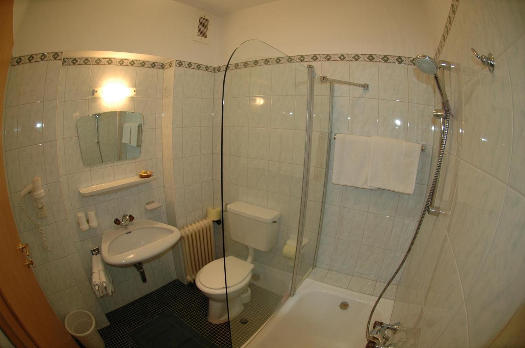 Hotel Garni Jennewein Майерхофен Екстериор снимка